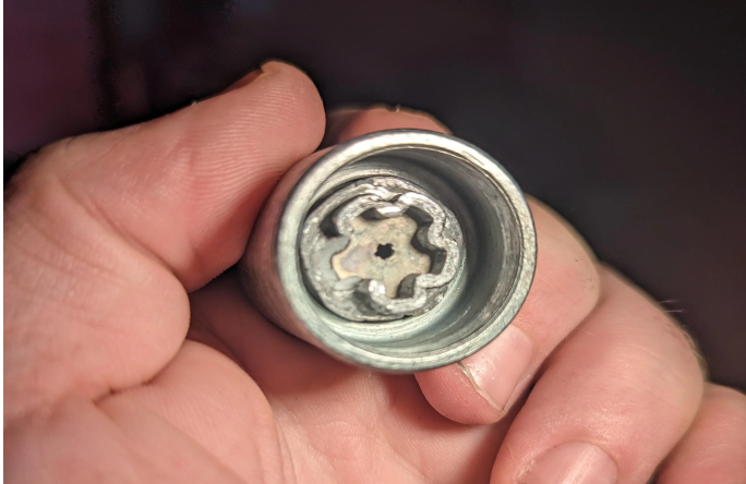 lug nut key